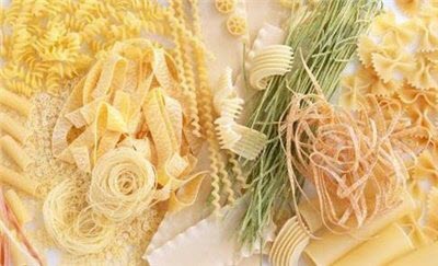 Translated from Italian, “pasta” is “dough” and in Italy this name defines a class of pasta and, accordingly, dishes from them.