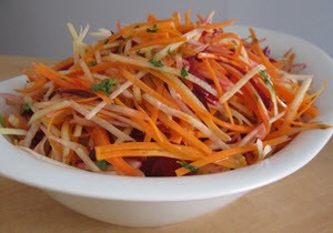 Apple salad with carrots