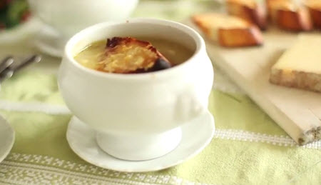The famous French onion soup recipe