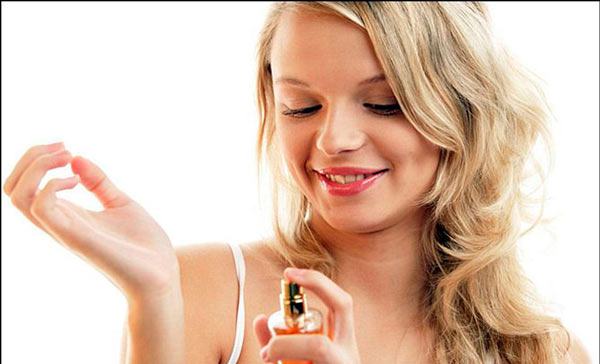 How to apply perfume correctly