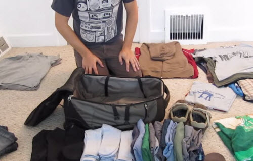 How to quickly and capaciously pack a suitcase