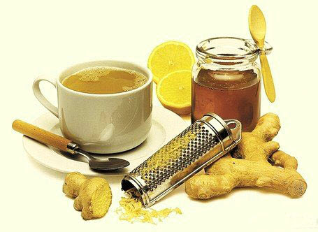 Köstliches Rezept für eine Mischung aus Zitrone, Ingwer und Honig für die Immunität
