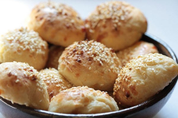 Открытые булочки с сыром