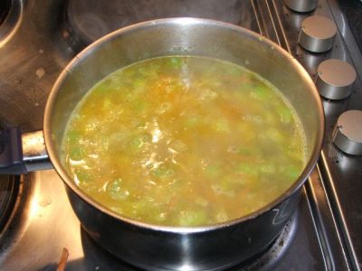 איך לבשל מרק נכון ומהיר