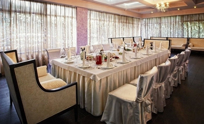 The question of choosing a banquet hall for your celebration is very important!