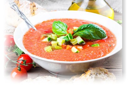 Холодный томатный суп с огурцом и чили